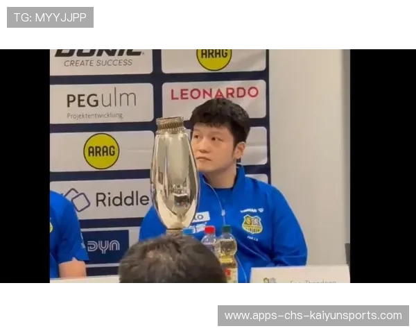 赛后签名合影排长队！樊振东德国人气爆表，樊振东签名球拍价格吗